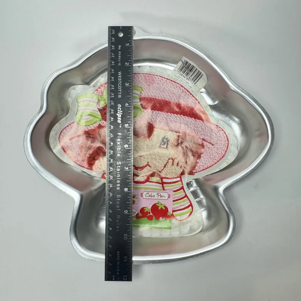 Wilton Strawberry Shortcake Cake Pan 2003 Aluminum Character Mold 2105-7040